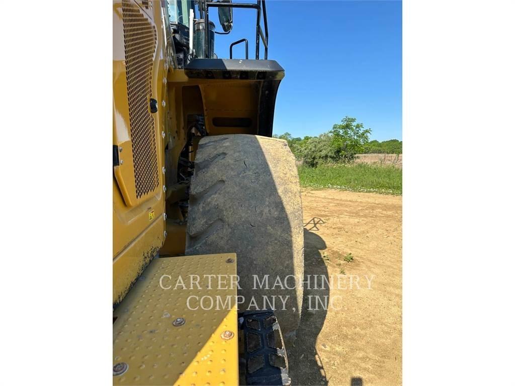 CAT 980M Gumikerekes homlokrakodók
