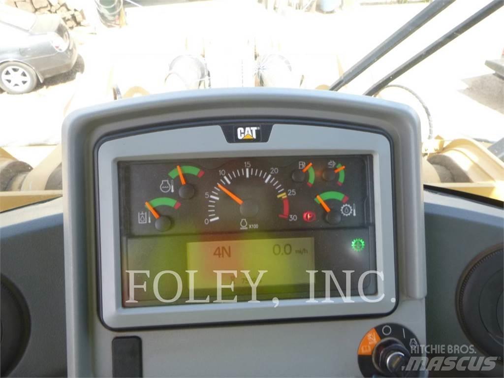 CAT 980M Gumikerekes homlokrakodók