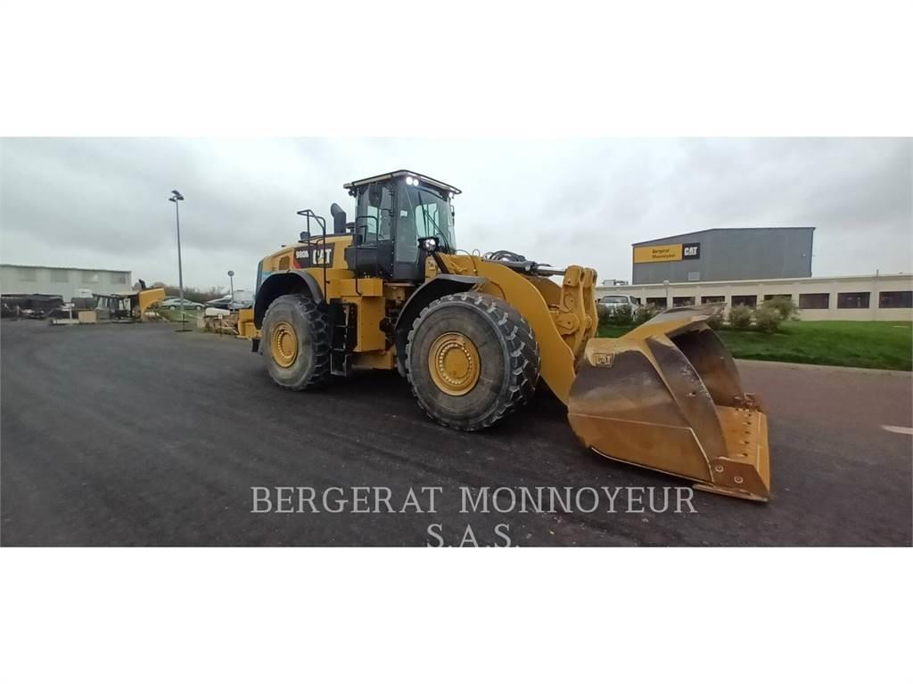 CAT 980M Gumikerekes homlokrakodók