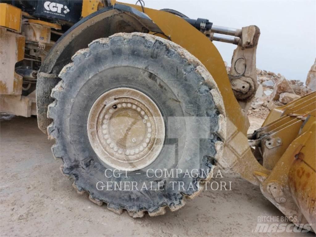 CAT 980M Gumikerekes homlokrakodók