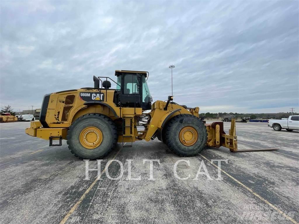 CAT 980M Gumikerekes homlokrakodók