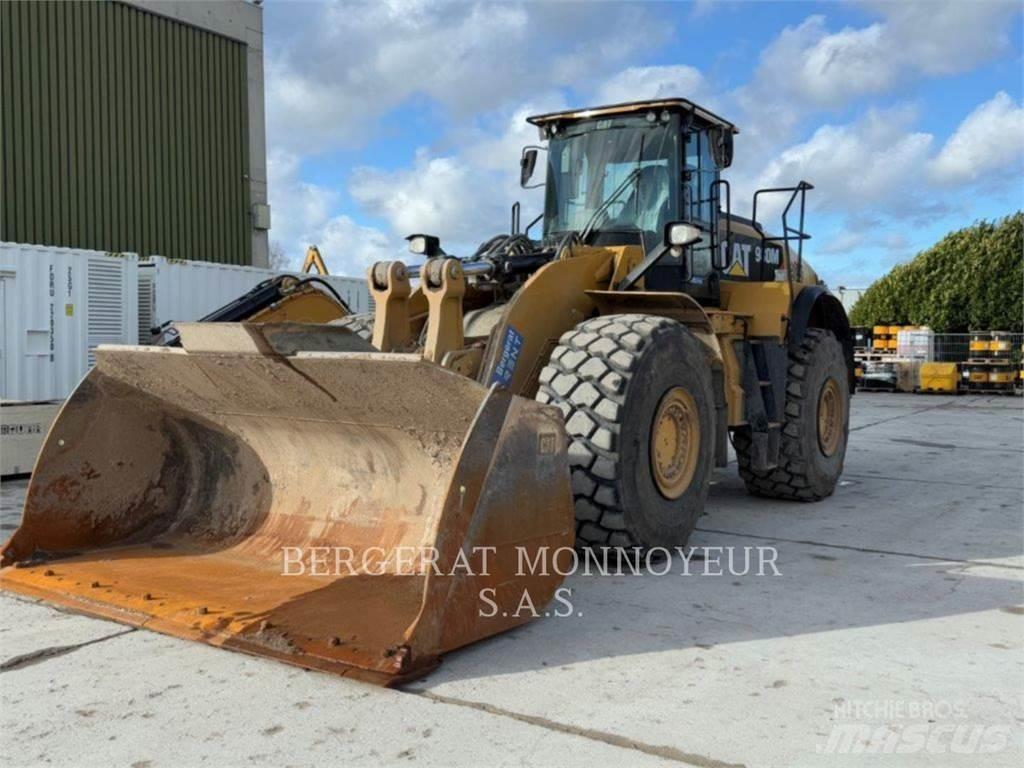 CAT 980M Gumikerekes homlokrakodók
