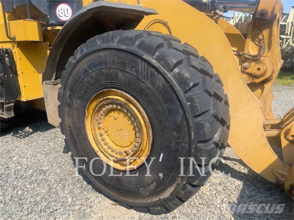 CAT 980M Gumikerekes homlokrakodók