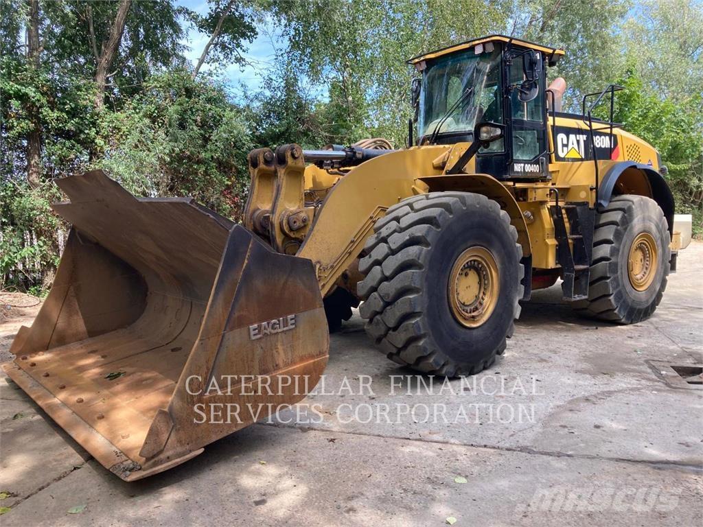 CAT 980M Gumikerekes homlokrakodók