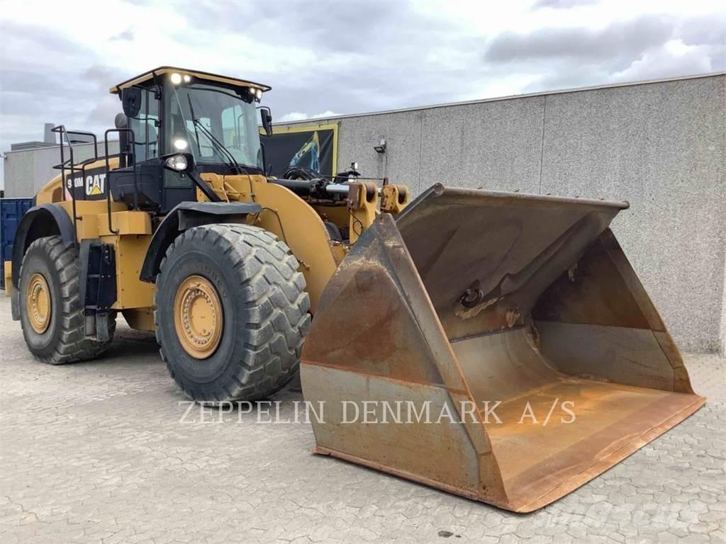 CAT 980M Gumikerekes homlokrakodók