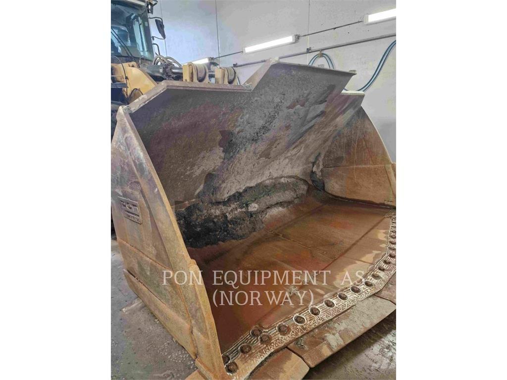 CAT 980M Gumikerekes homlokrakodók