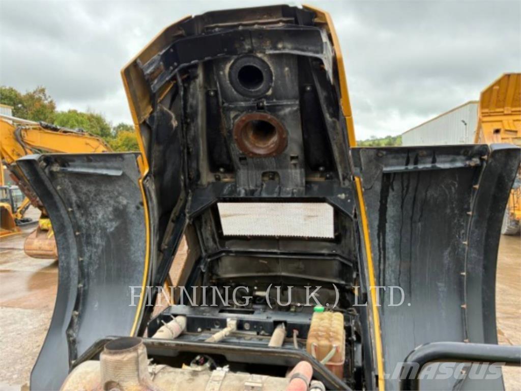 CAT 980M Gumikerekes homlokrakodók