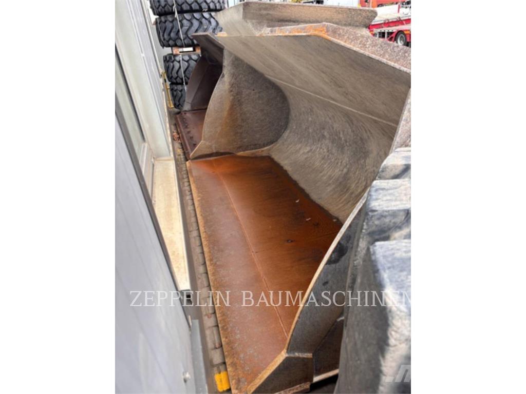 CAT 980M Gumikerekes homlokrakodók