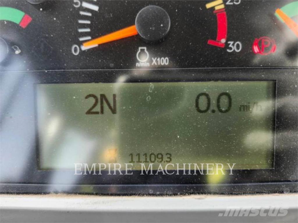 CAT 980M Gumikerekes homlokrakodók