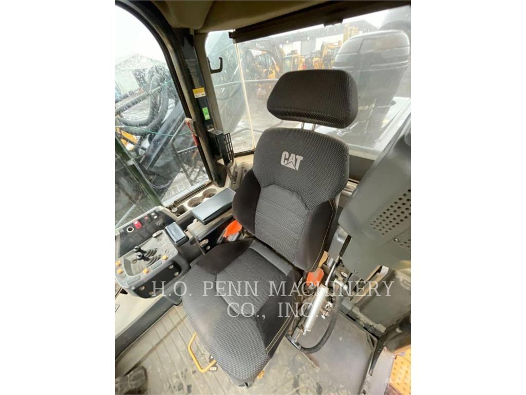 CAT 980M Gumikerekes homlokrakodók