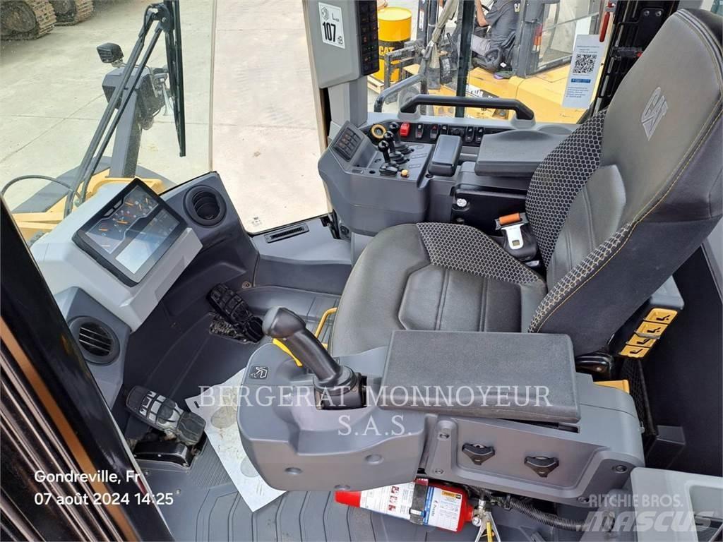 CAT 980XE Gumikerekes homlokrakodók