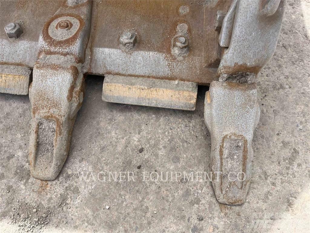 CAT 982 Gumikerekes homlokrakodók