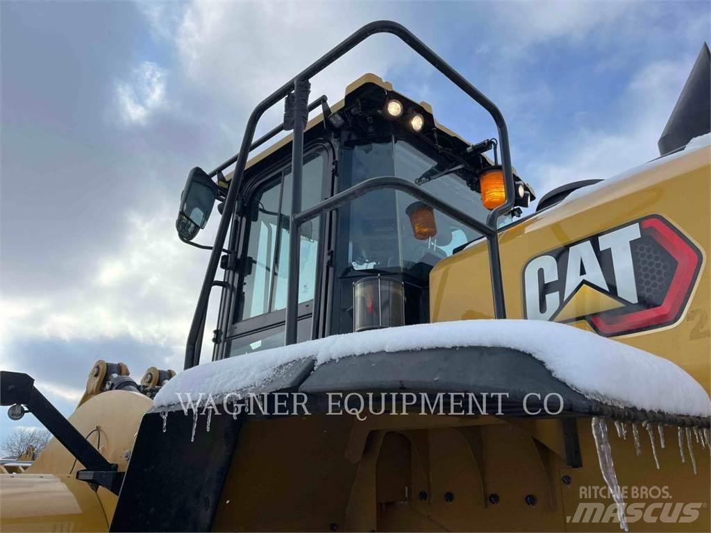 CAT 982 Gumikerekes homlokrakodók