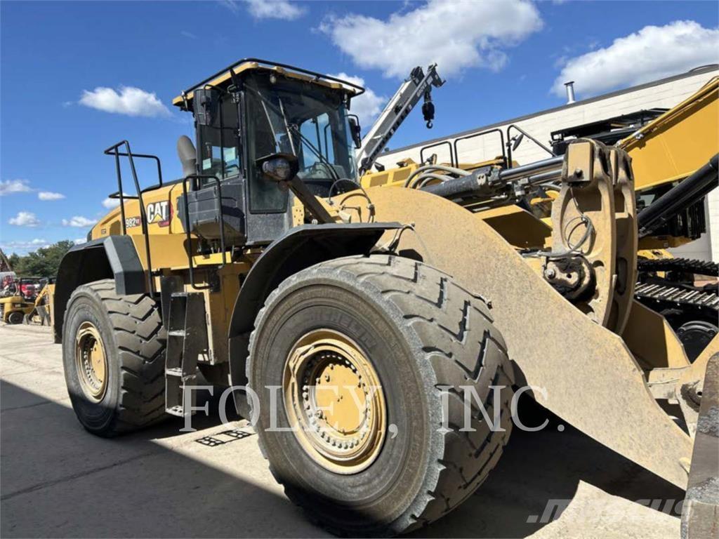 CAT 982-14XE Gumikerekes homlokrakodók