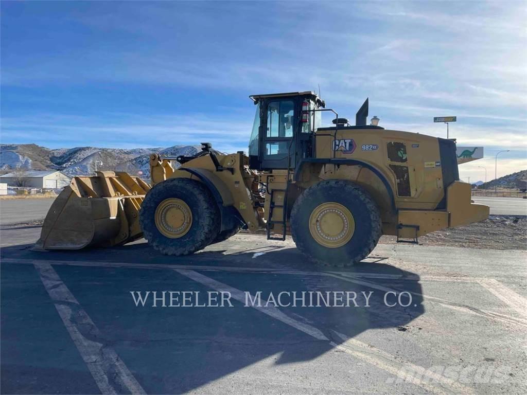 CAT 982 XE Gumikerekes homlokrakodók