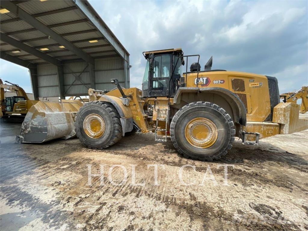 CAT 982 XE Gumikerekes homlokrakodók