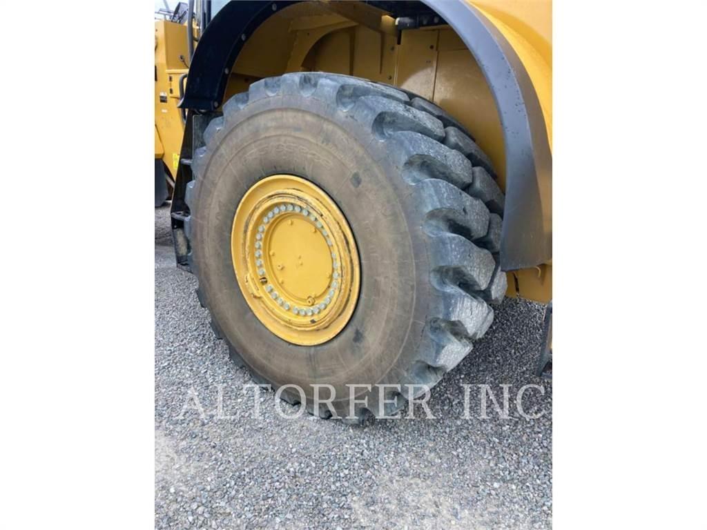 CAT 982M Gumikerekes homlokrakodók