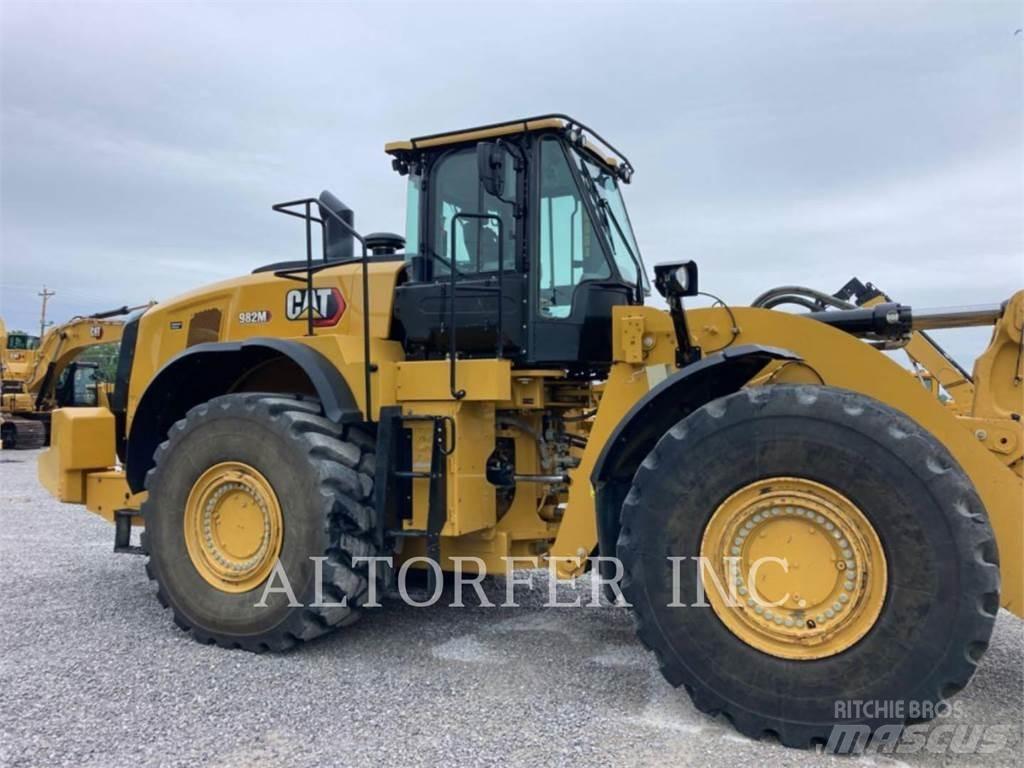CAT 982M Gumikerekes homlokrakodók