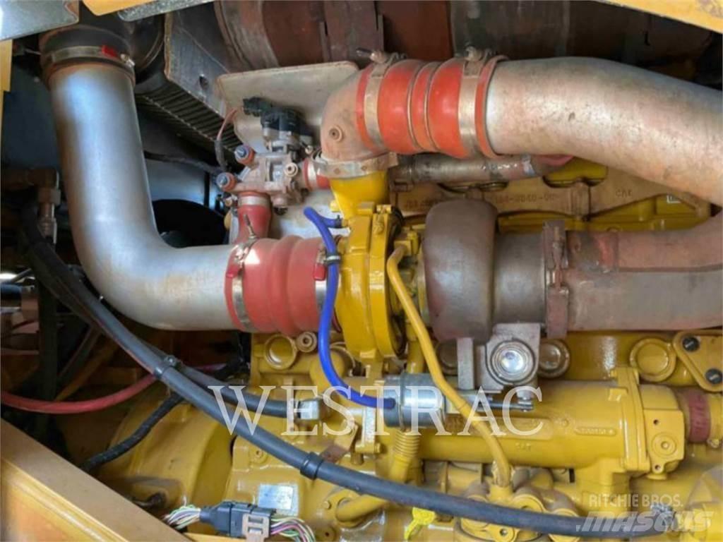 CAT 982M Gumikerekes homlokrakodók