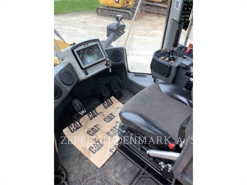 CAT 982M Gumikerekes homlokrakodók