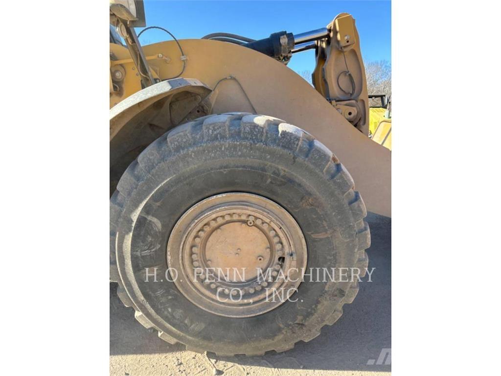 CAT 982M Gumikerekes homlokrakodók