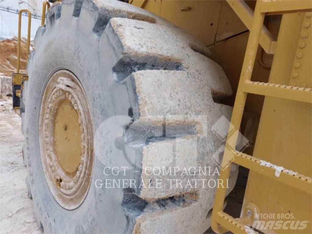 CAT 988G Gumikerekes homlokrakodók
