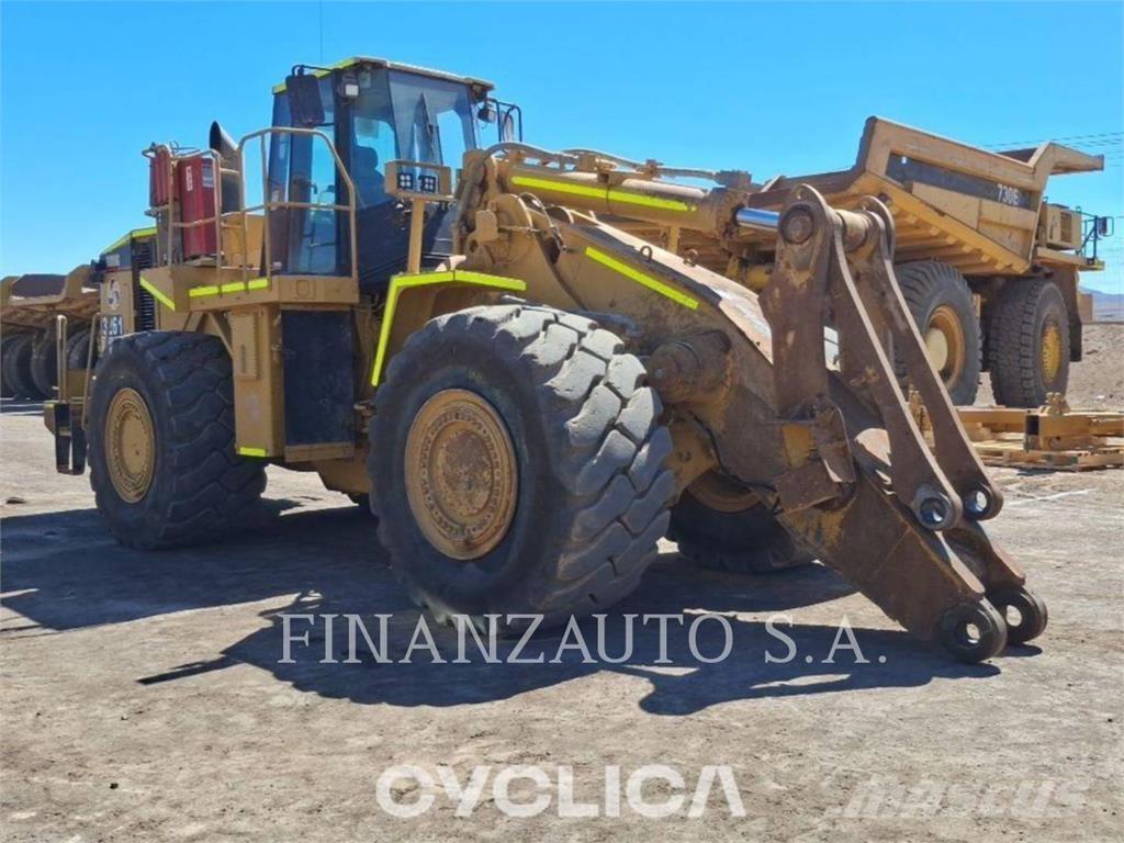 CAT 988G Gumikerekes homlokrakodók