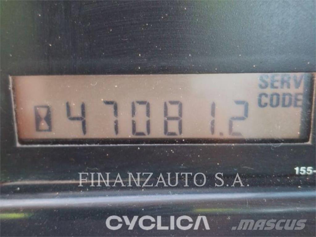 CAT 988G Gumikerekes homlokrakodók