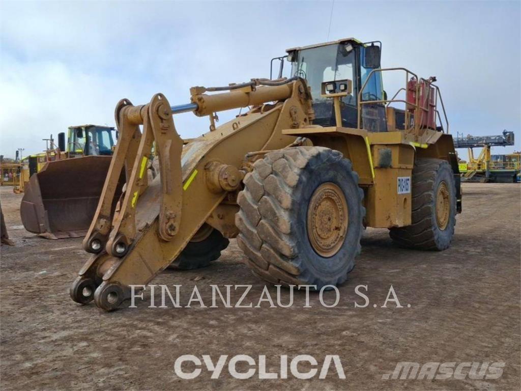 CAT 988G Gumikerekes homlokrakodók