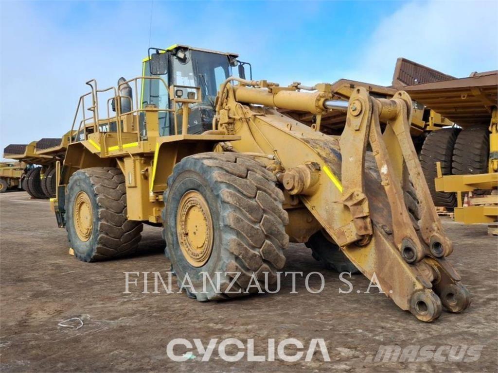 CAT 988G Gumikerekes homlokrakodók