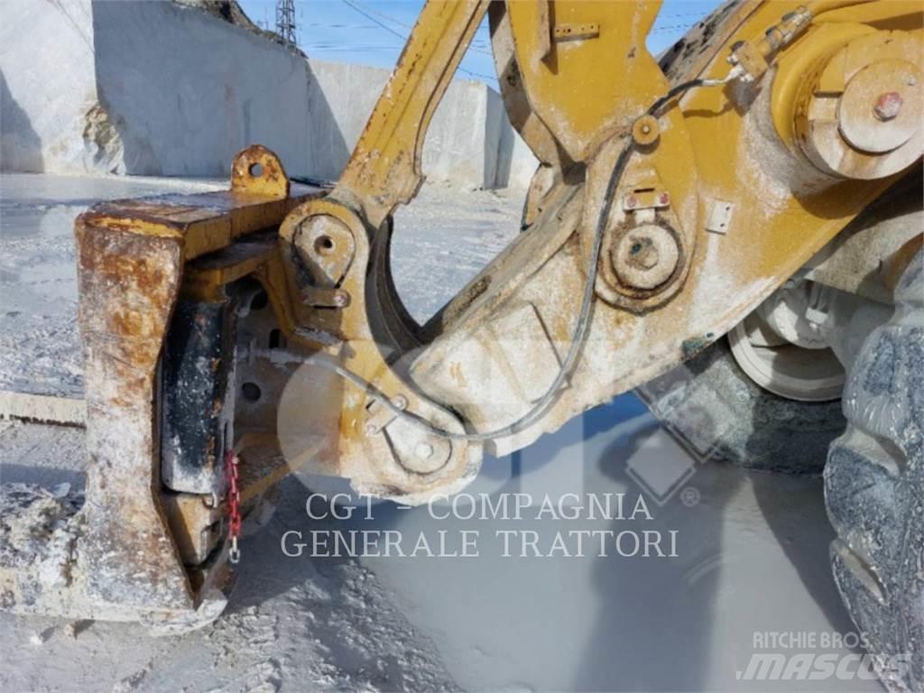 CAT 988H Gumikerekes homlokrakodók
