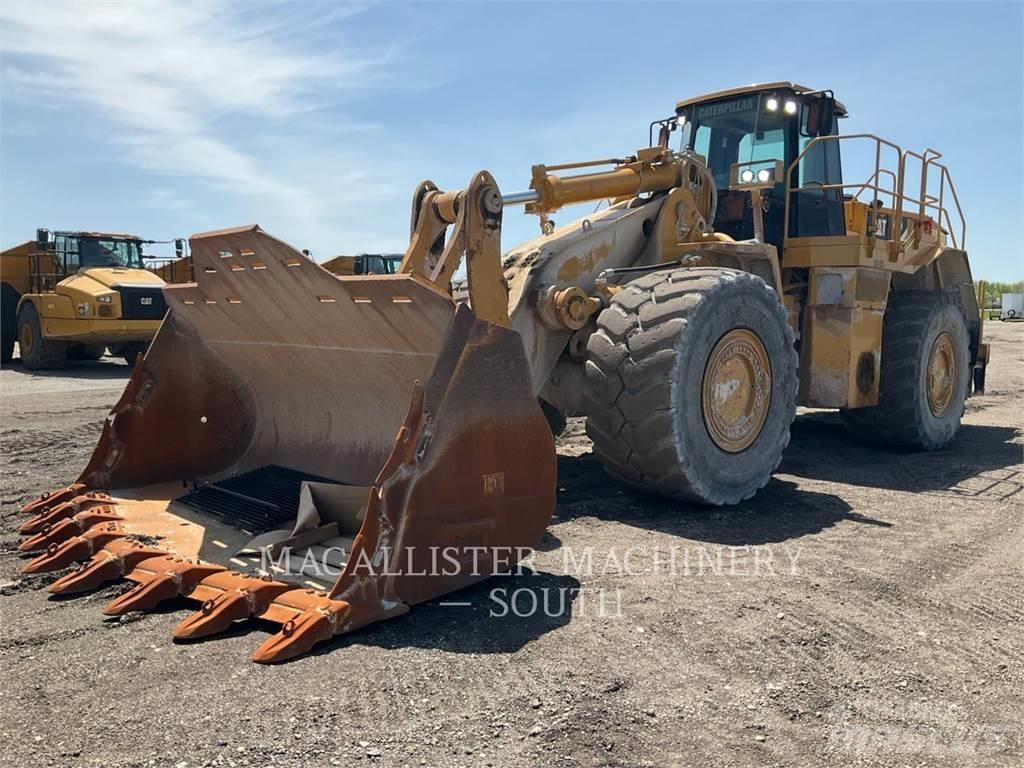 CAT 988H Gumikerekes homlokrakodók