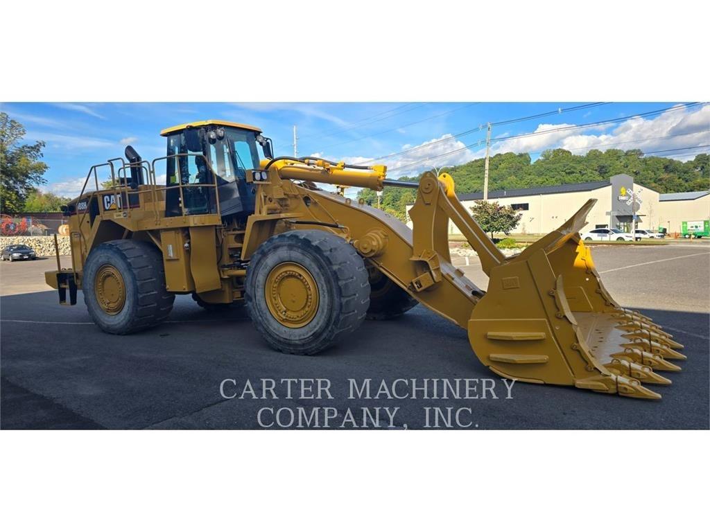 CAT 988H RBLD Gumikerekes homlokrakodók