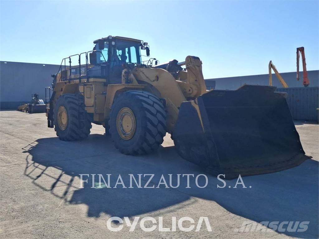 CAT 988K Gumikerekes homlokrakodók