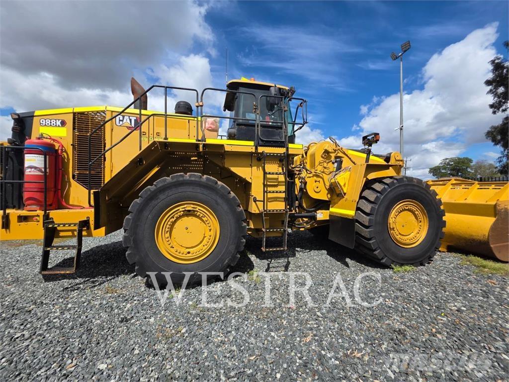 CAT 988K Gumikerekes homlokrakodók