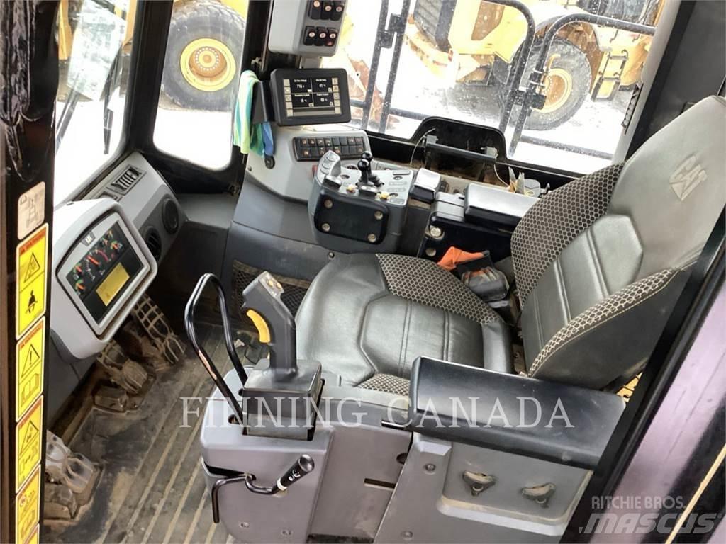 CAT 988K XE Gumikerekes homlokrakodók