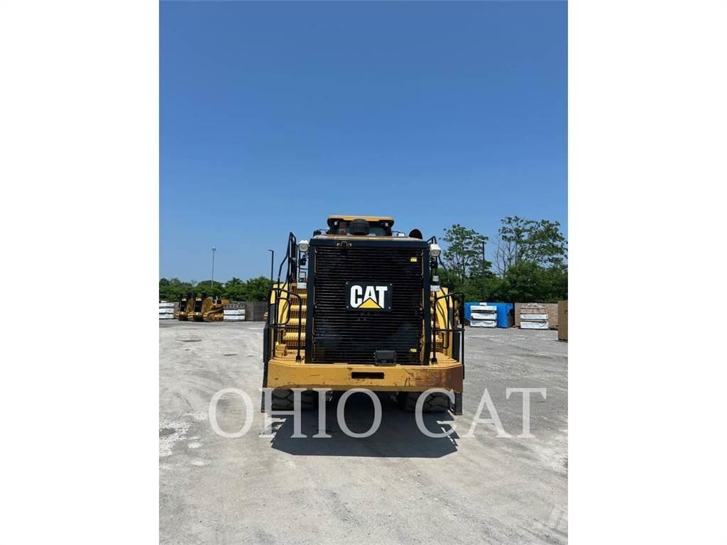 CAT 988KXE Gumikerekes homlokrakodók