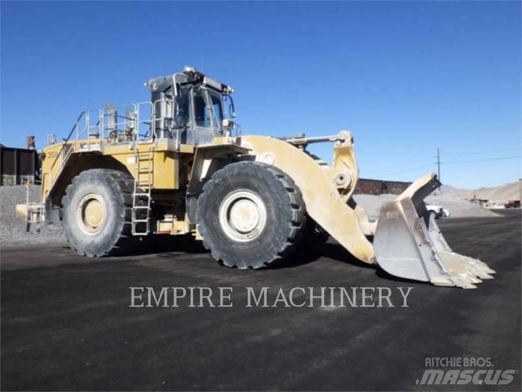 CAT 990H Gumikerekes homlokrakodók