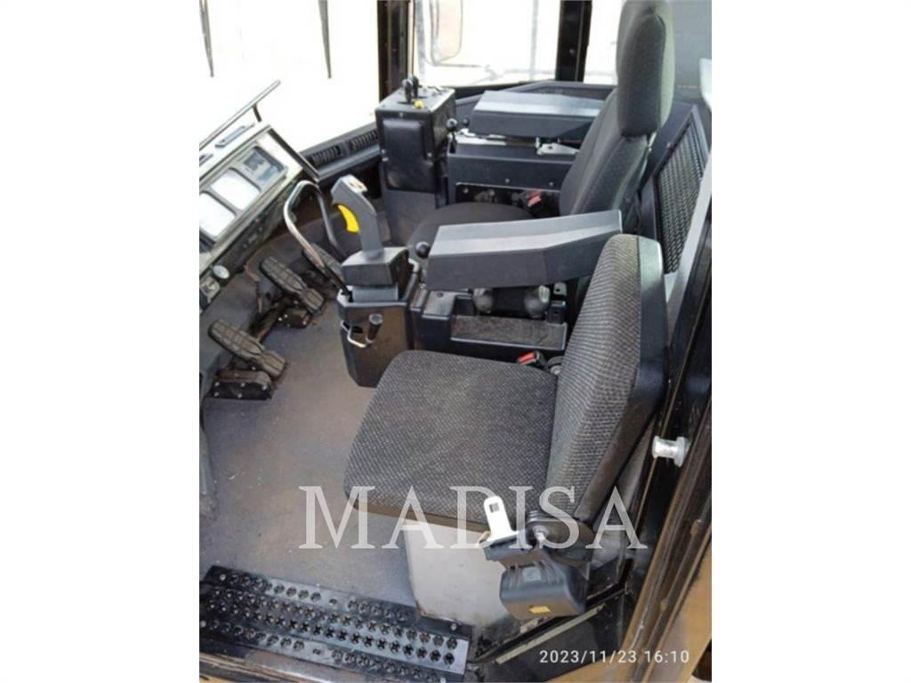 CAT 992 K Gumikerekes homlokrakodók