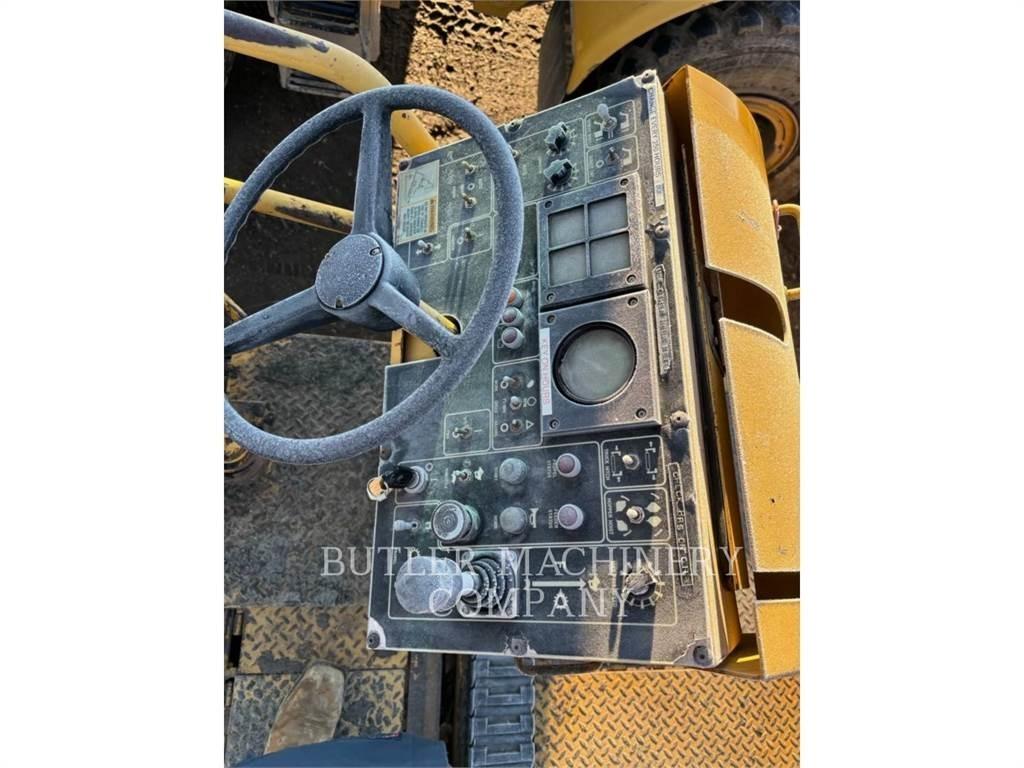 CAT AP-1000B Aszfalt terítõ gépek