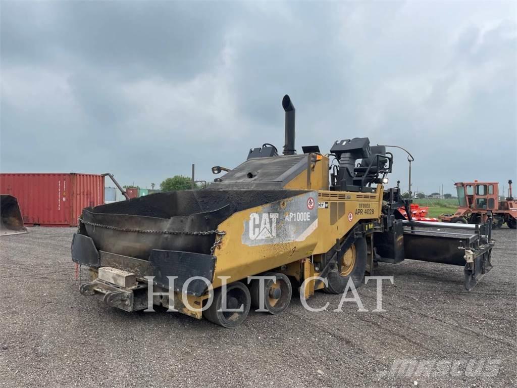 CAT AP1000E Gumikerekes homlokrakodók