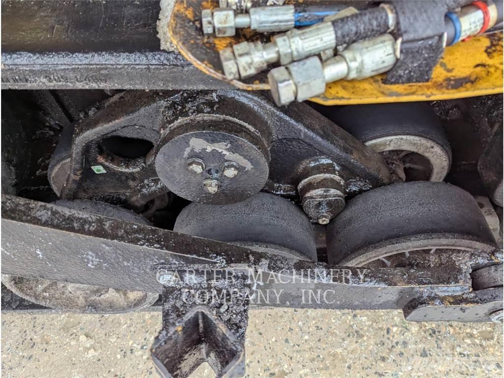 CAT AP1055F Aszfalt terítõ gépek
