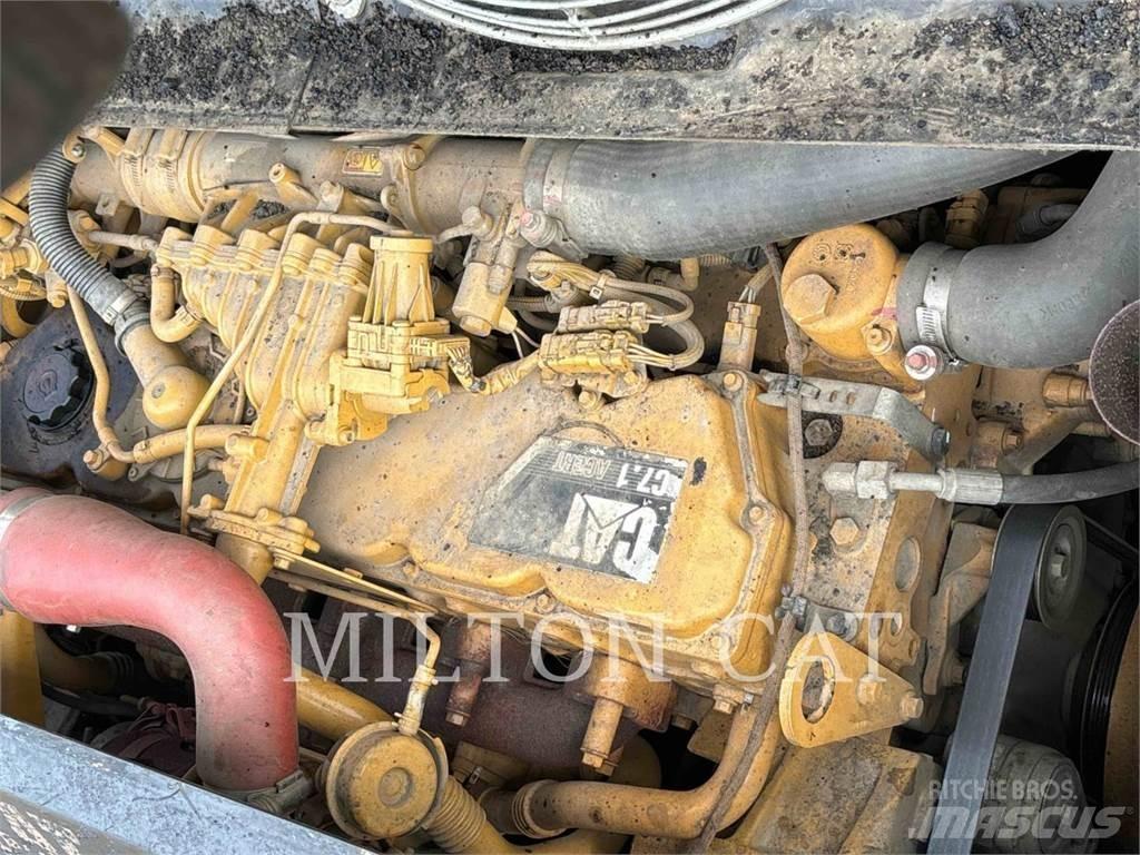 CAT AP1055F Aszfalt terítõ gépek