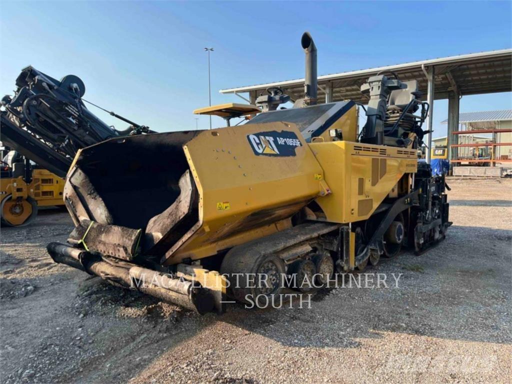 CAT AP1055F Aszfalt terítõ gépek