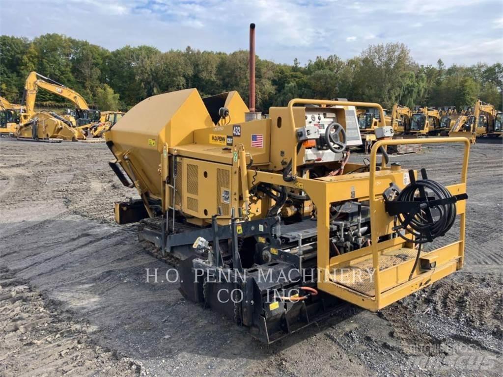 CAT AP255E Aszfalt terítõ gépek