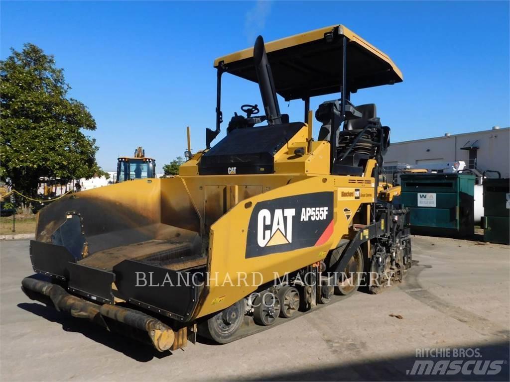CAT AP555F Aszfalt terítõ gépek