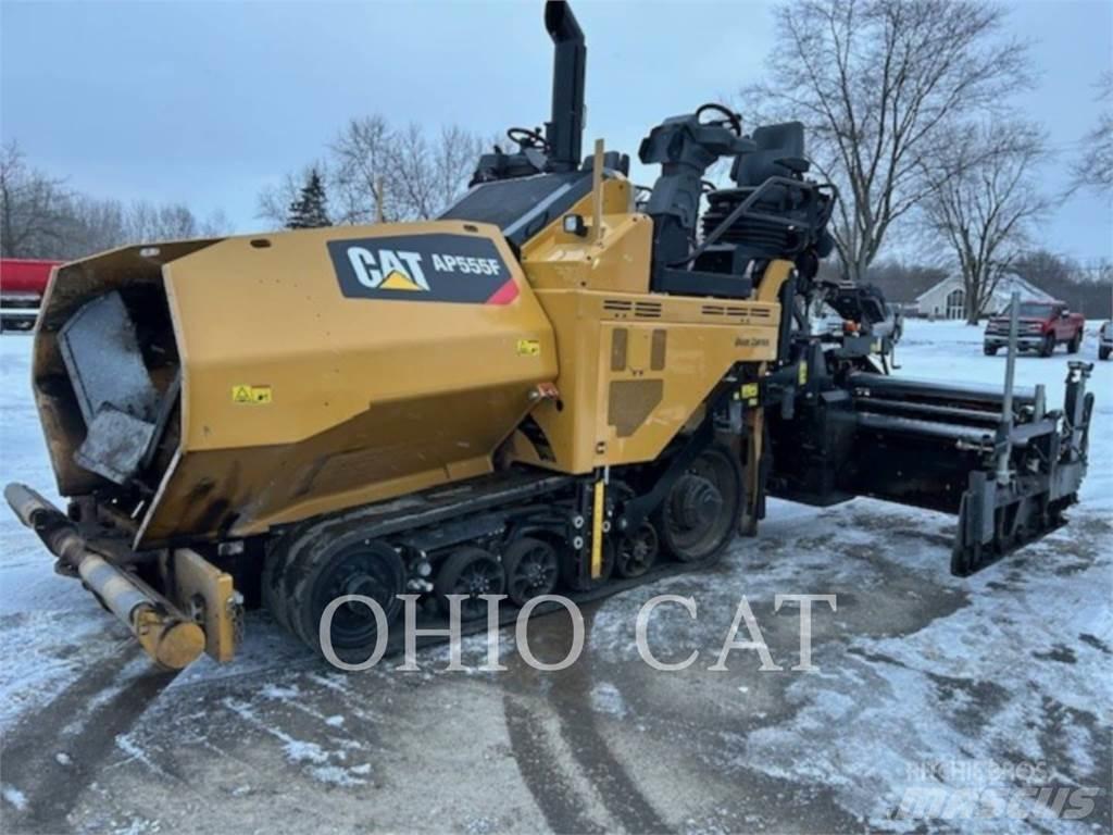 CAT AP555F Bitumenszórók