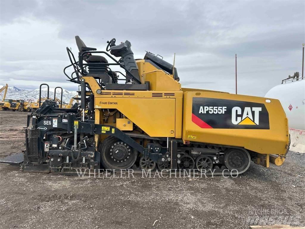 CAT AP555F Aszfalt terítõ gépek