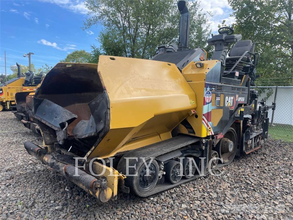 CAT AP555F Aszfalt terítõ gépek