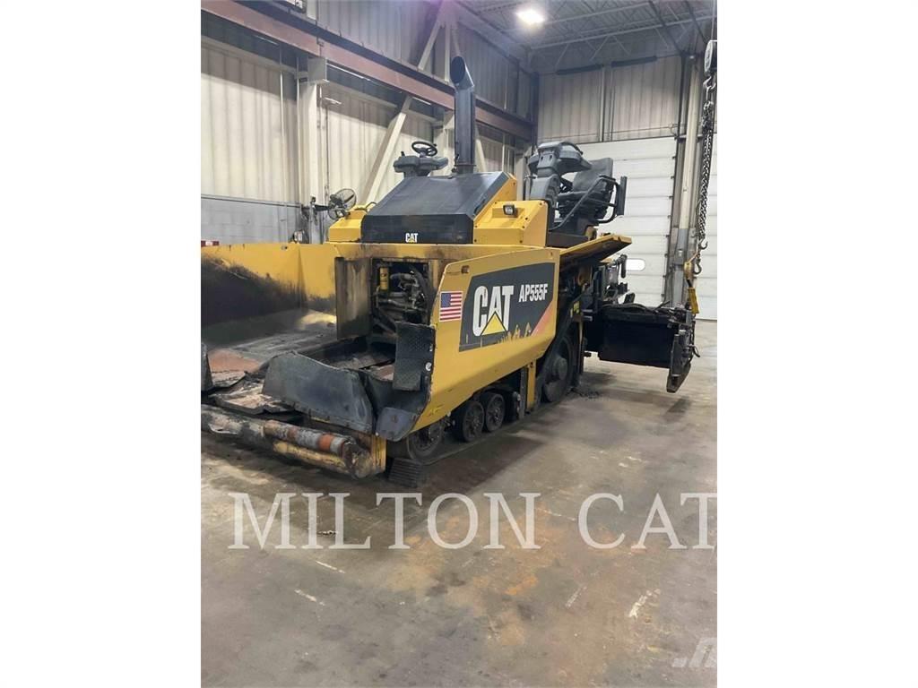 CAT AP555F Aszfalt terítõ gépek